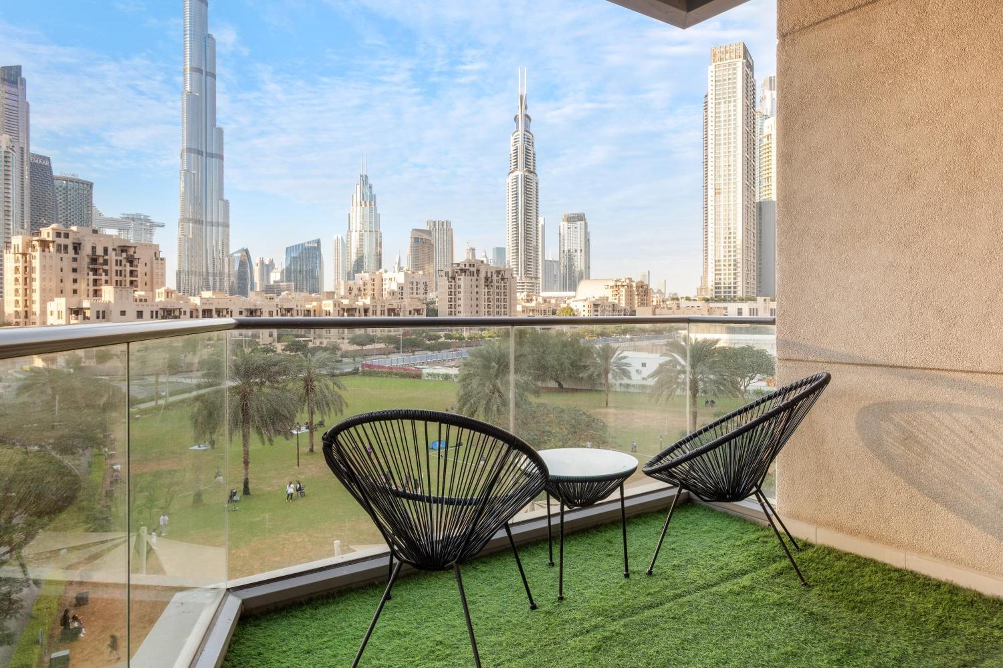 Apartment First Class 2br With Burj Khalifa & Downtown View