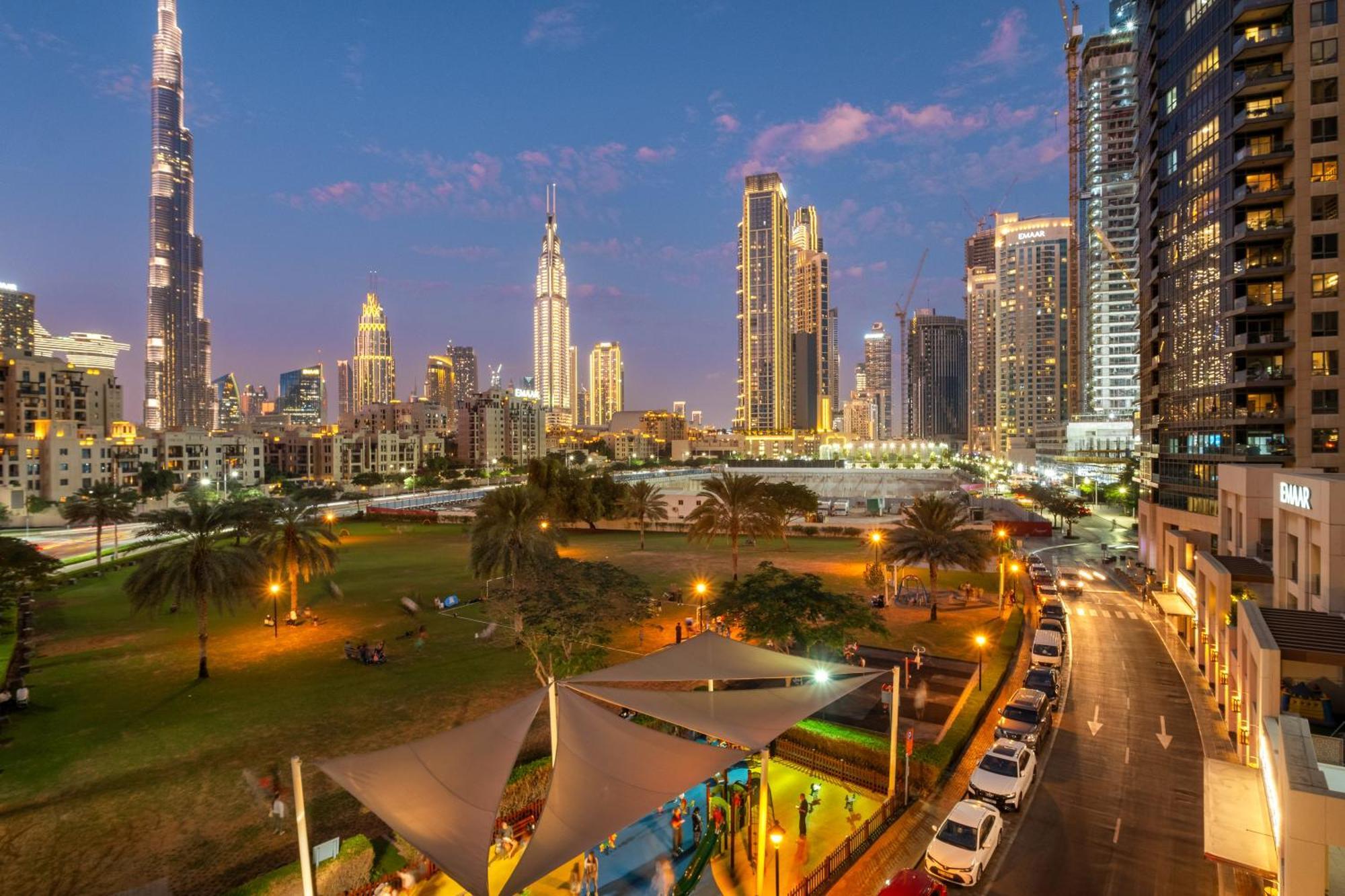 First Class 2br With Burj Khalifa & Downtown View Dubai