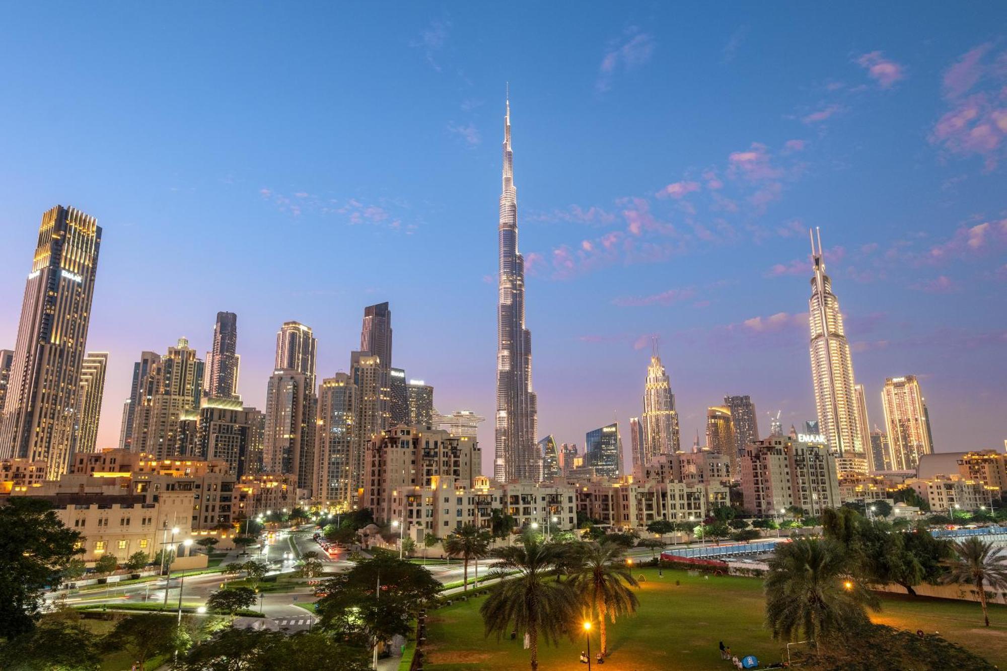 First Class 2br With Burj Khalifa & Downtown View * Dubai
