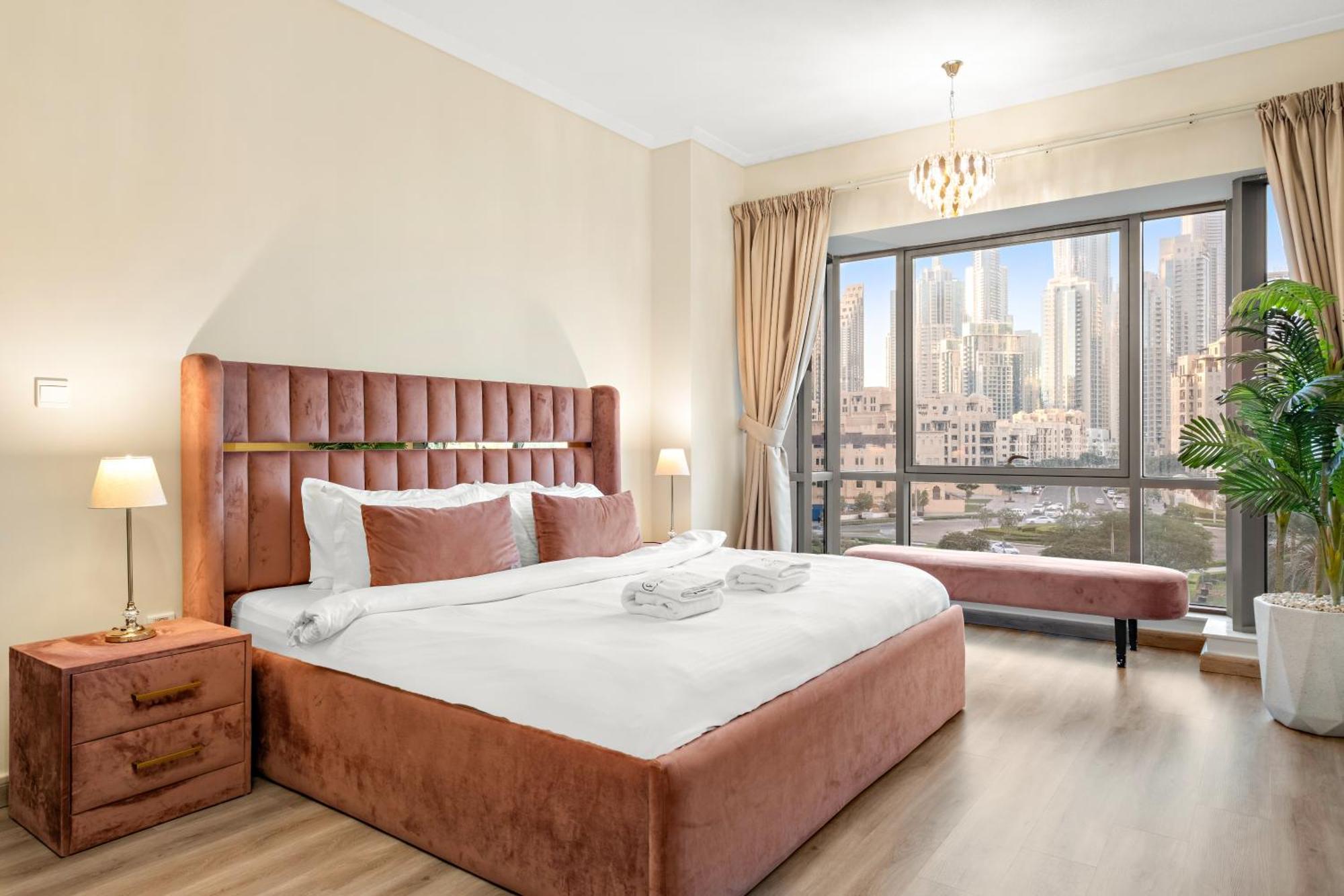 First Class 2br With Burj Khalifa & Downtown View Dubai