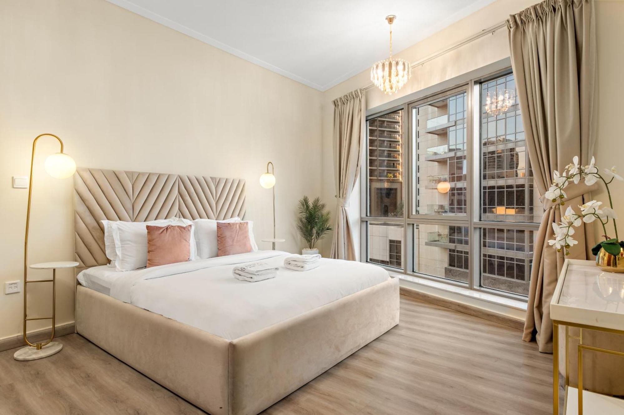 Apartment First Class 2br With Burj Khalifa & Downtown View Dubai