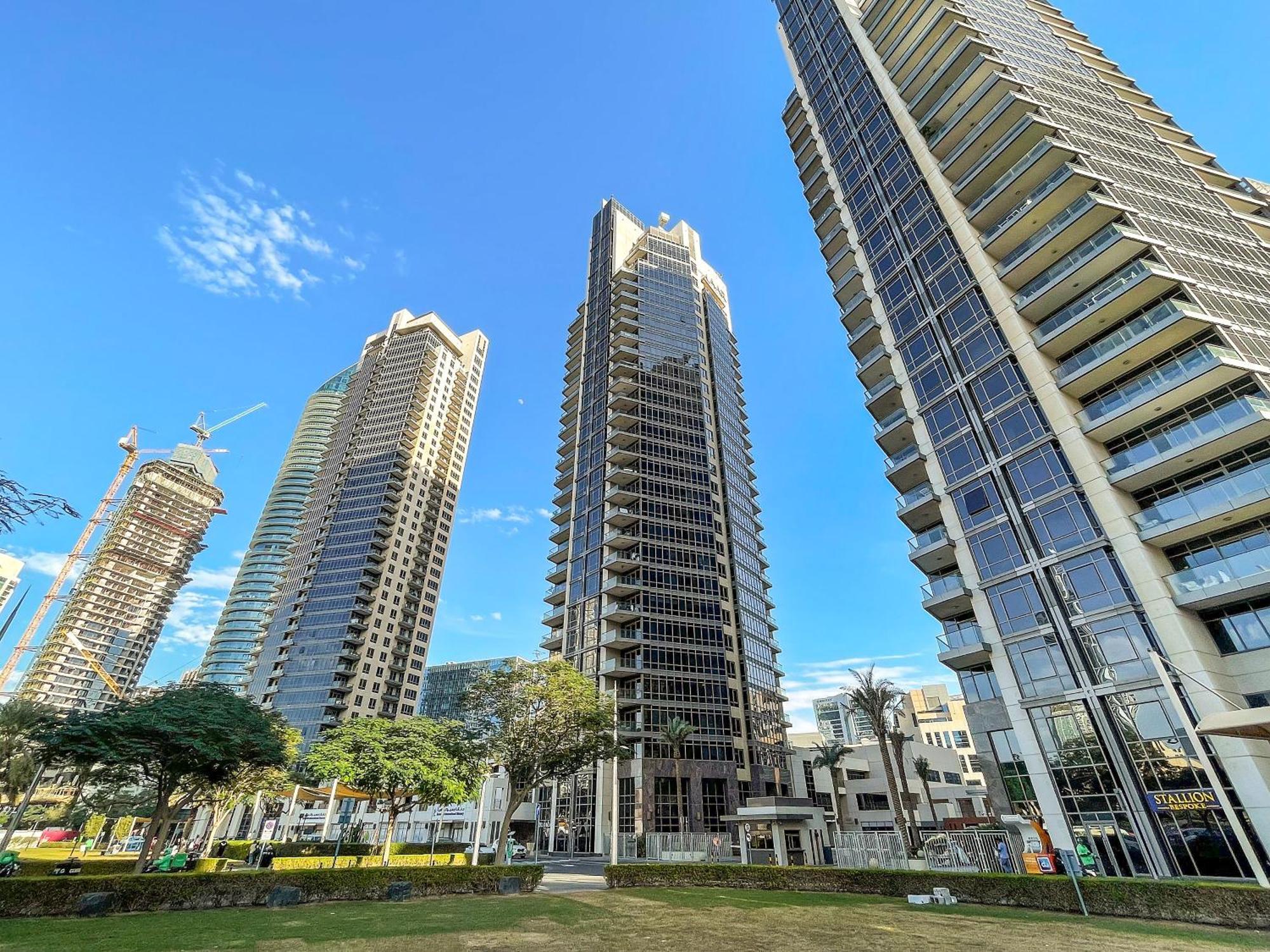 First Class 2br With Burj Khalifa & Downtown View *