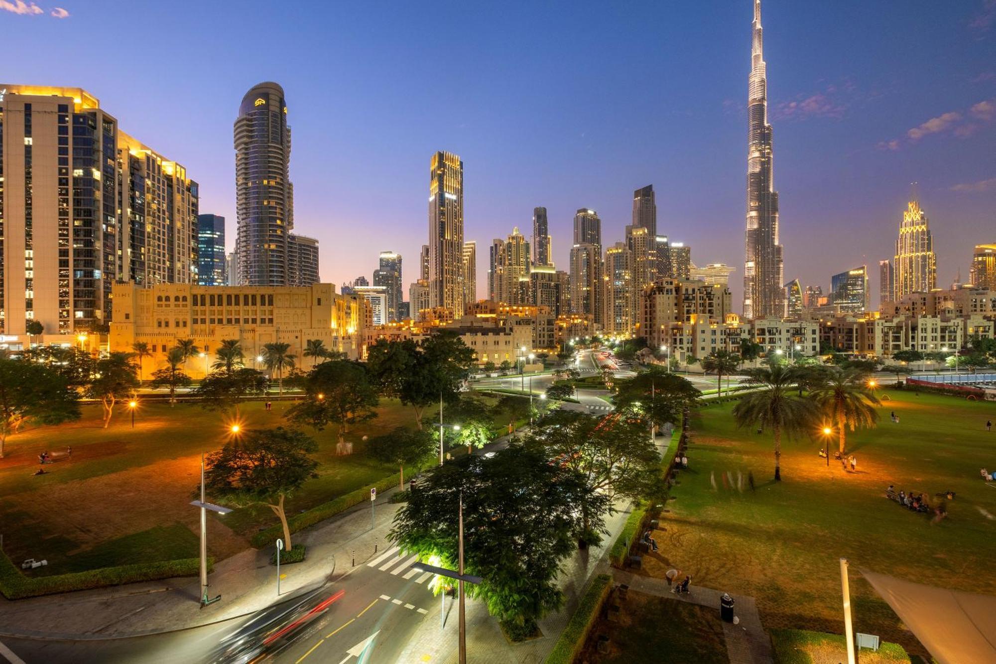First Class 2br With Burj Khalifa & Downtown View Dubai