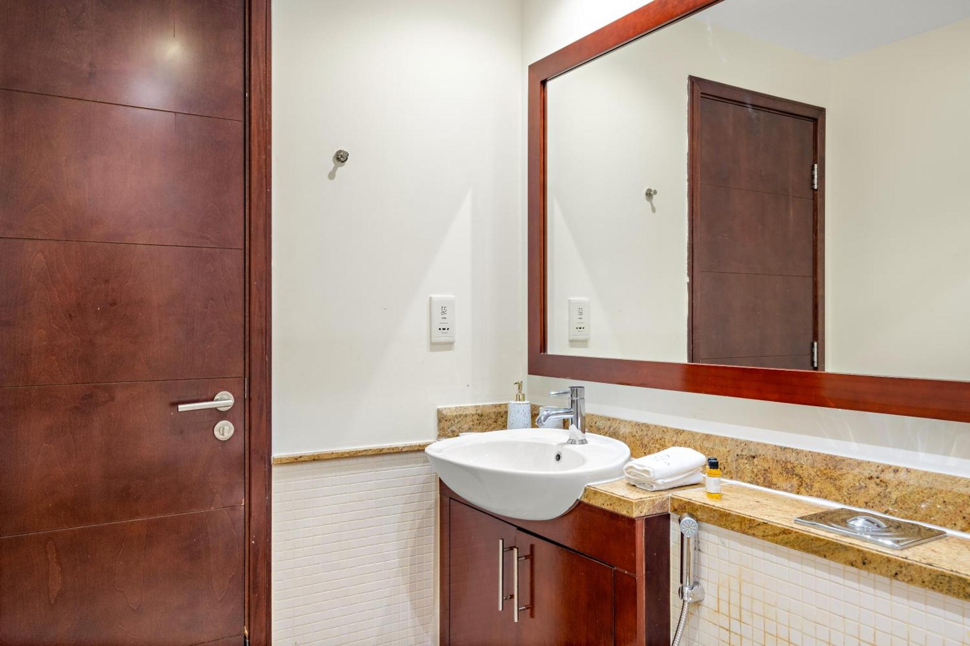 First Class 2br With Burj Khalifa & Downtown View *
