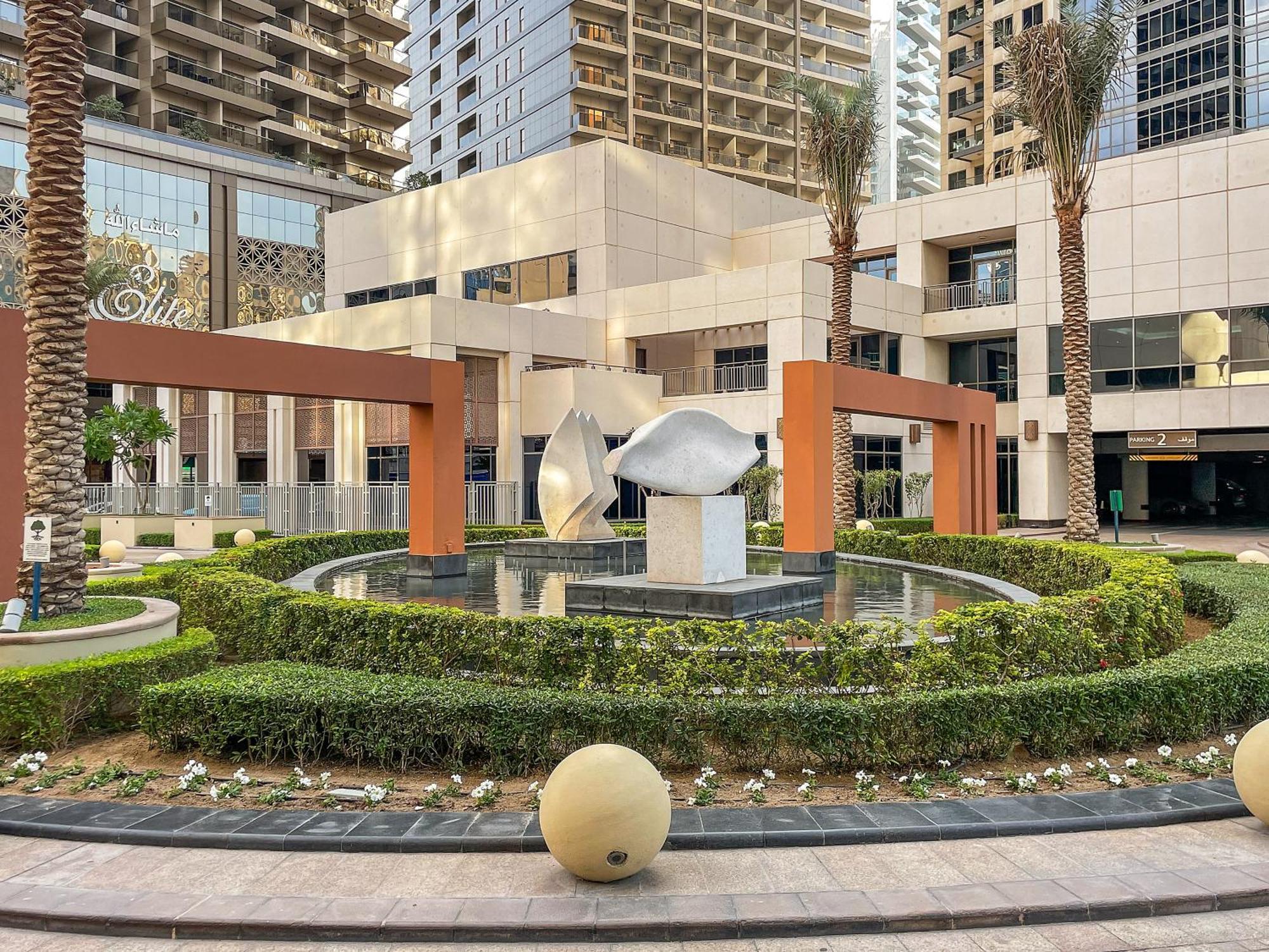 Apartment First Class 2br With Burj Khalifa & Downtown View
