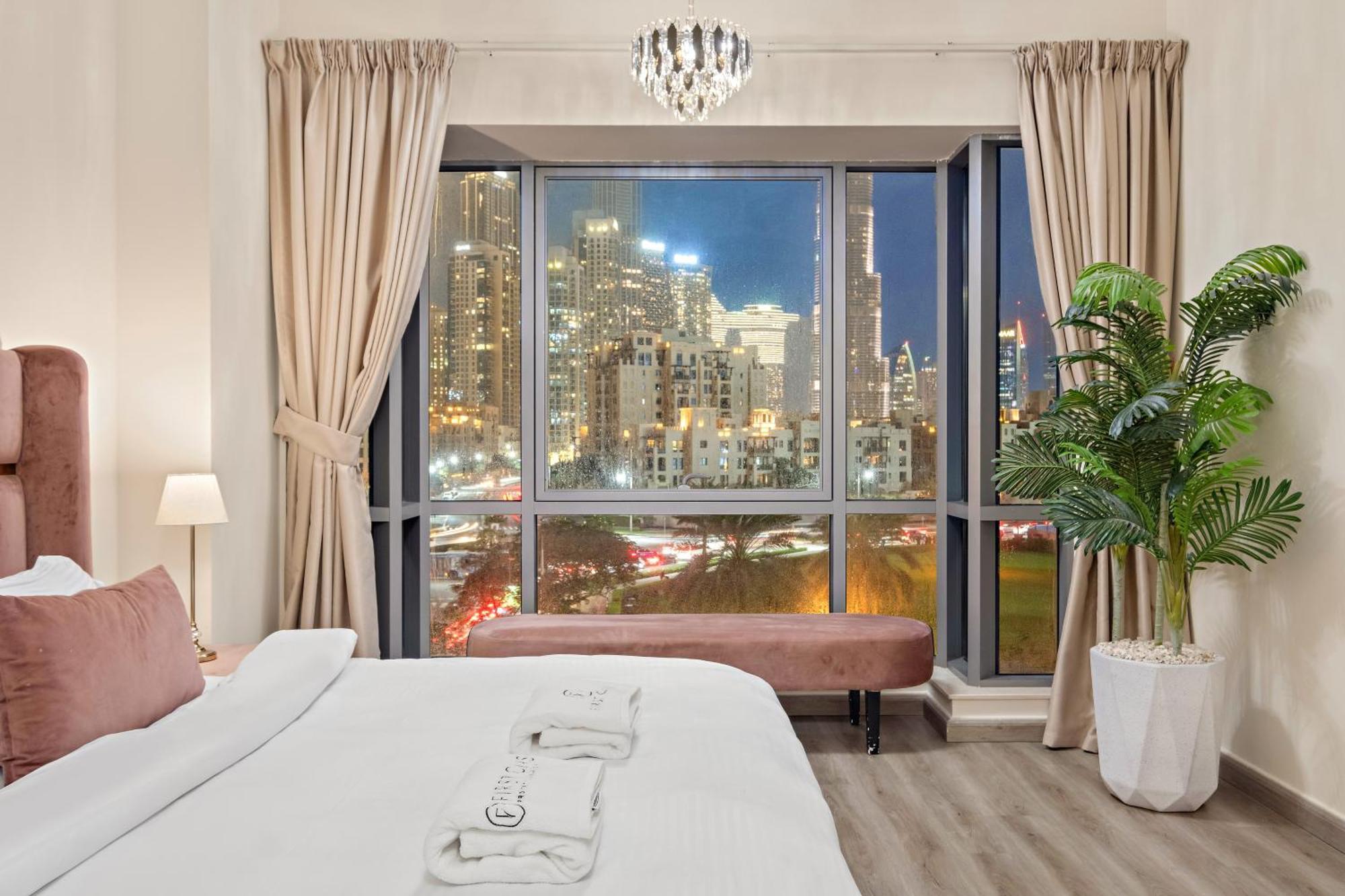 First Class 2br With Burj Khalifa & Downtown View